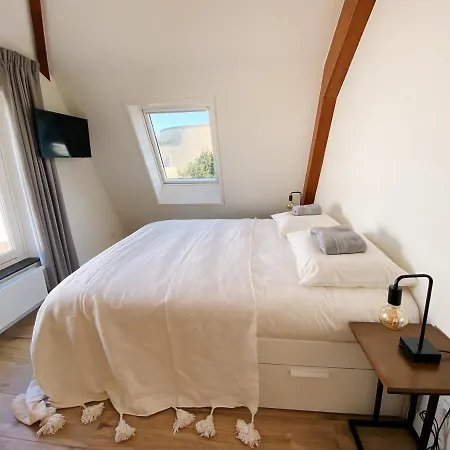 Apartment Luxurious Historical Loft Close To The Beach!