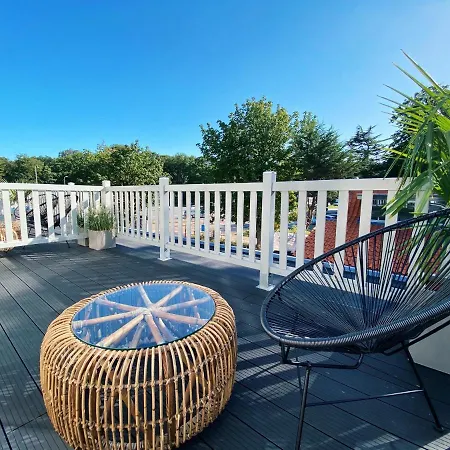 Luxurious Historical Loft Close To The Beach!