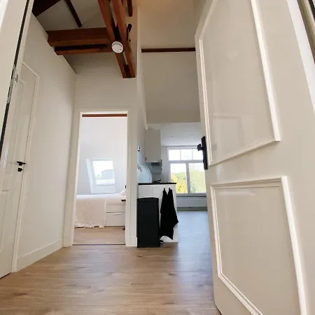 Luxurious Historical Loft Close To The Beach! Apartmán *