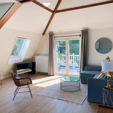 Apartmán Luxurious Historical Loft Close To The Beach! *