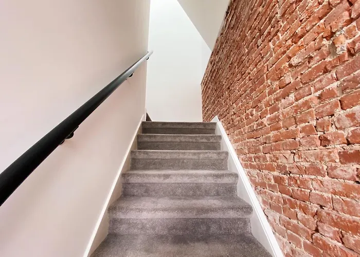 Luxurious Historical Loft Close To The Beach! Apartment