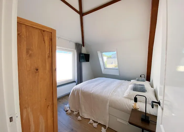 Luxurious Historical Loft Close To The Beach! * Вассенар