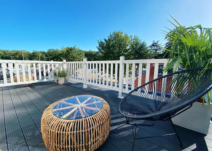 Luxurious Historical Loft Close To The Beach!