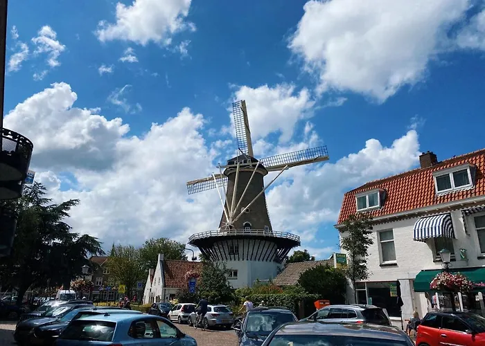 Апартаменты Luxurious Historical Loft Close To The Beach!