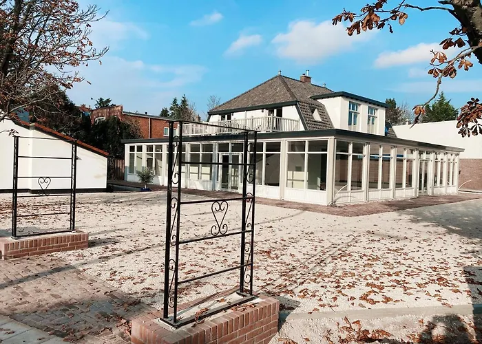 Luxurious Historical Loft Close To The Beach! * Вассенар