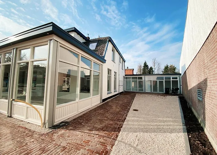 Luxurious Historical Loft Close To The Beach! Апартаменты *