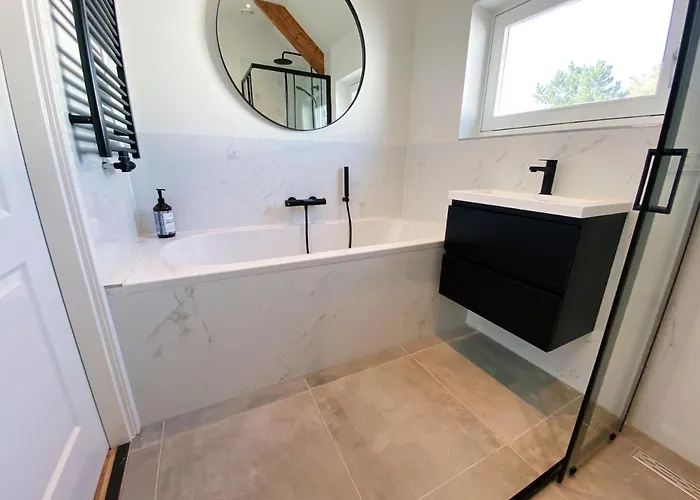 Luxurious Historical Loft Close To The Beach! Вассенар