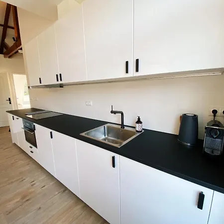 Luxurious Historical Loft Close To The Beach! *