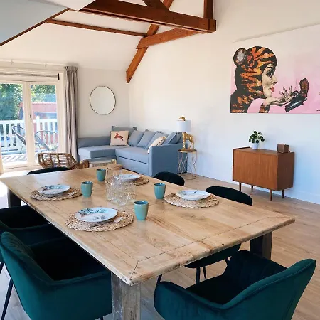 Luxurious Historical Loft Close To The Beach! Apartman *
